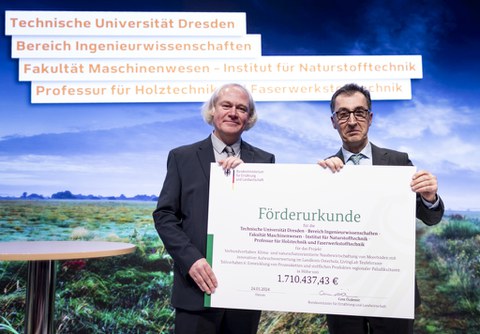 Cem Özdemir übergibt Förderpreis des BMEL an Sören Tech