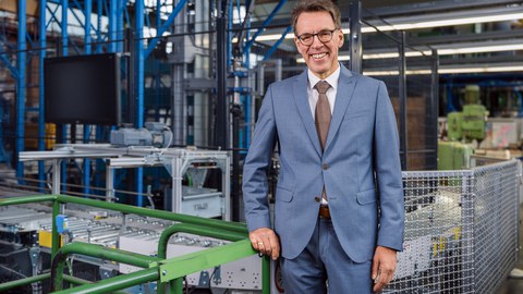 Portraitbild von Prof. Thorsten Schmidt