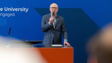 Prof. Niels Modler bei seinem Grußwort