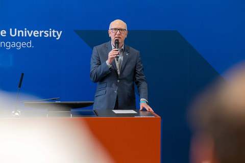 Prof. Niels Modler bei seinem Grußwort
