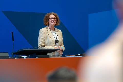 Bettina Voßberg bei ihrer Festrede