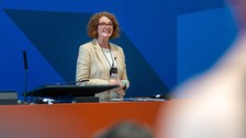 Bettina Voßberg bei ihrer Festrede