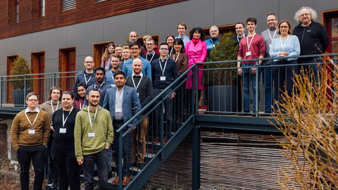 Gruppenfoto mit Doktorand:innen, klinischen Wissenschaftler:innen und Fellows von SECAI.