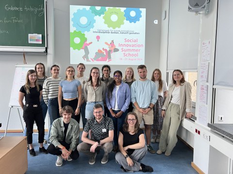 Gruppenfoto mit den Teilnehmender der Summer School.