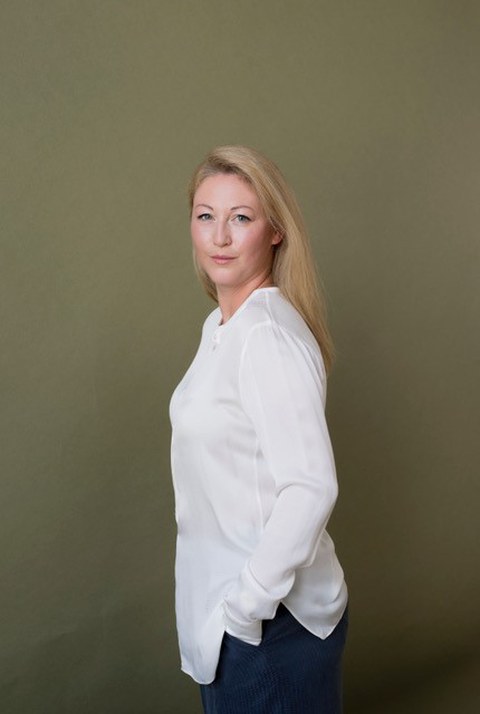 portrait of Dr. Andrea Augsten