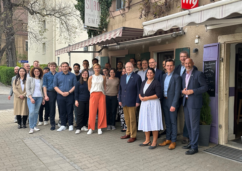 Gruppenbild vor der Genussmanufaktur.
