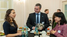 Gespräch von Gruppe