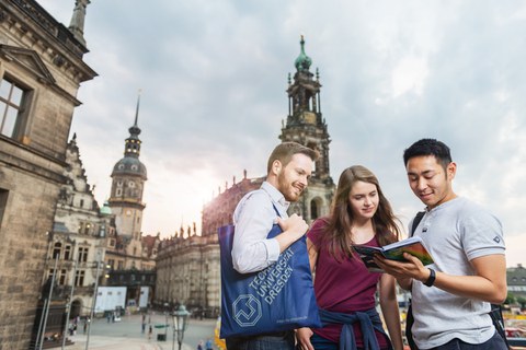 Studierende in Dresdner Altstadt