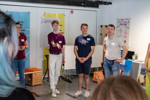 Exercises to loosen up the workshop