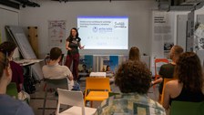 Workshop on the topic of "Resource injustice using the example of mining and the smartphone" by Oscar Choque and Francesca Piccinotti (Ayni - Verein für Ressourcengerechtigkeit e.V./arche noVa - Initiative für Menschen in Not e.V.)