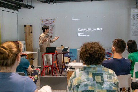 Workshop on the topic “Cosmopolitan perspective and attitude of anti-discrimination and anti-racism” with Hàochéng Lóu (Dachverband der Migrant:innenorganisationen in Ostdeutschland) 
