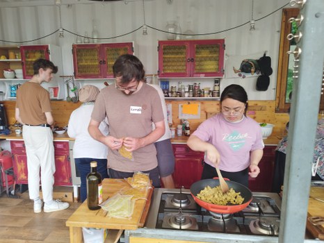 Cooking together in the Alte Gärtnerei