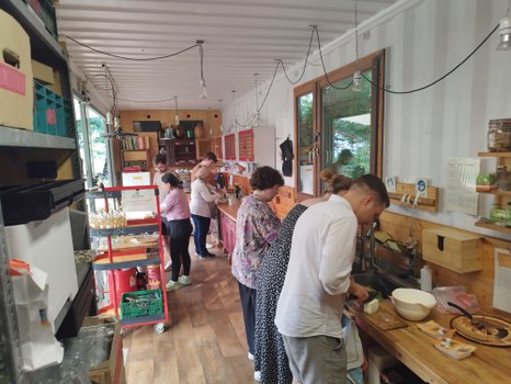 Cooking together in the Alte Gärtnerei