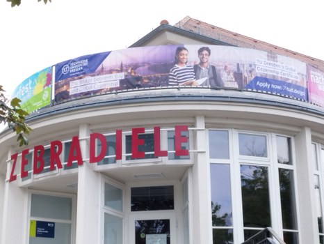 The GCC banner in front of Zebradiele