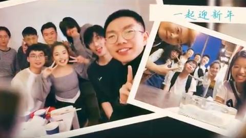 Gruppe feiernder chinesischer Studierender