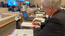 Prof Stamm schreibt bei Konferenz
