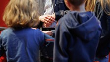 Impressionen von der Kinder-Uni mit Junior-Professor Mario Baumann