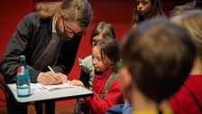 Impressionen von der Kinder-Uni mit Junior-Professor Mario Baumann