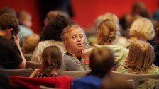 Impressionen von der Kinder-Uni mit Junior-Professor Mario Baumann