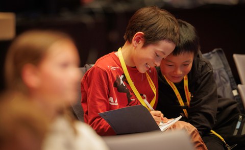 Impressionen von der Kinder-Uni mit Junior-Professor Mario Baumann