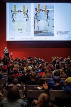 Impressionen von der Kinder-Uni mit Junior-Professor Mario Baumann