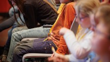 Impressionen von der Kinder-Uni mit Junior-Professor Mario Baumann