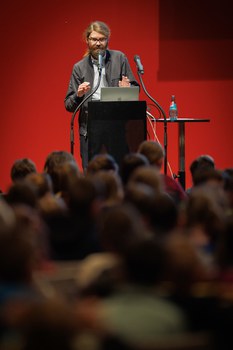 Impressionen von der Kinder-Uni mit Junior-Professor Mario Baumann