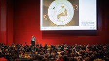Impressionen von der Kinder-Uni mit Junior-Professor Mario Baumann