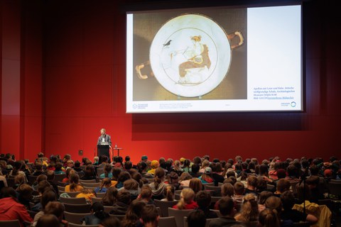 Impressionen von der Kinder-Uni mit Junior-Professor Mario Baumann