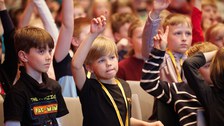 Impressionen von der Kinder-Uni mit Junior-Professor Mario Baumann