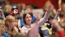 Impressionen von der Kinder-Uni mit Junior-Professor Mario Baumann