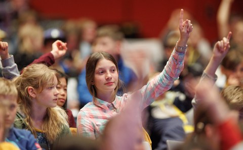 Impressionen von der Kinder-Uni mit Junior-Professor Mario Baumann