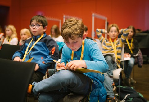 Impressionen von der Kinder-Uni mit Dr. Birgit Böhme