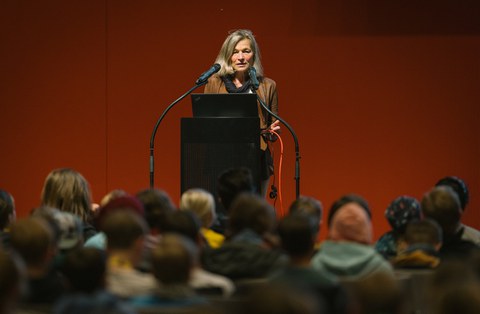 Impressionen von der Kinder-Uni mit Dr. Birgit Böhme