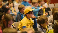 Impressionen von der Kinder-Uni mit Dr. Birgit Böhme