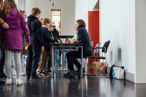 Impressionen von der Kinder-Uni mit Dr. Birgit Böhme
