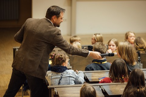 Impressionen von der Kinder-Uni mit Dr. Judith Konantz