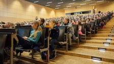 Impressionen von der Kinder-Uni mit Dr. Judith Konantz