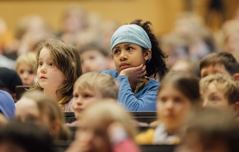 Impressionen von der Kinder-Uni mit Dr. Judith Konantz