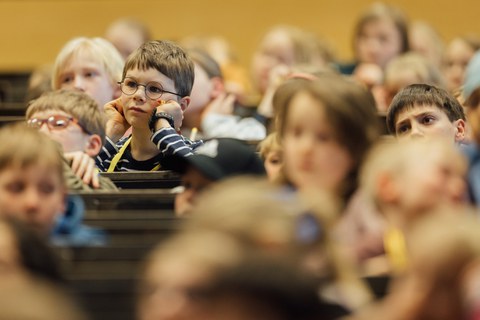 Impressionen von der Kinder-Uni mit Dr. Judith Konantz