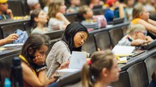 Impressionen von der Kinder-Uni mit Doktorand Dominik Koll