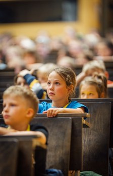 Impressionen von der Kinder-Uni mit Doktorand Dominik Koll