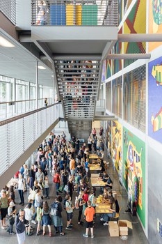 Impressionen von der Kinder-Uni mit Doktorand Dominik Koll