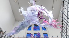 Aljoscha: extraterrestrial origin of life (2022); Installationsansicht der Intervention in der Galerie der Kustodie im Görges-Bau, TU Dresden 