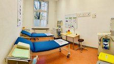 Trainingsraum mit 2 Liegen