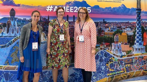 Mitarbeiterinnen des IDL auf der AMEE 2025