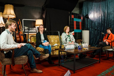 v.l.n.r. Moderator: Konstantin Willkommen, Referentin Anne Röhle, Ruth Hecker und Maria Eberlein-Gonska
