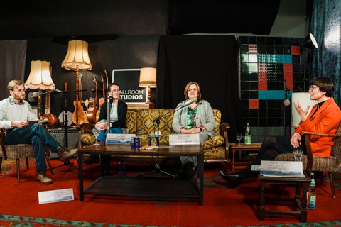v.l.n.r. Moderator: Konstantin Willkommen, Referentin Anne Röhle, Ruth Hecker und Maria Eberlein-Gonska