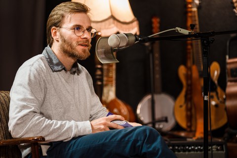 Moderator Konstantin Willkommen