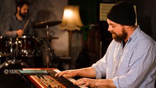 Musikalische Unterstützung durch Adam Gräbner